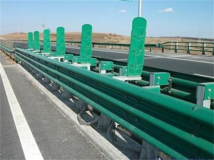 波形护栏板都有什么种类？                  